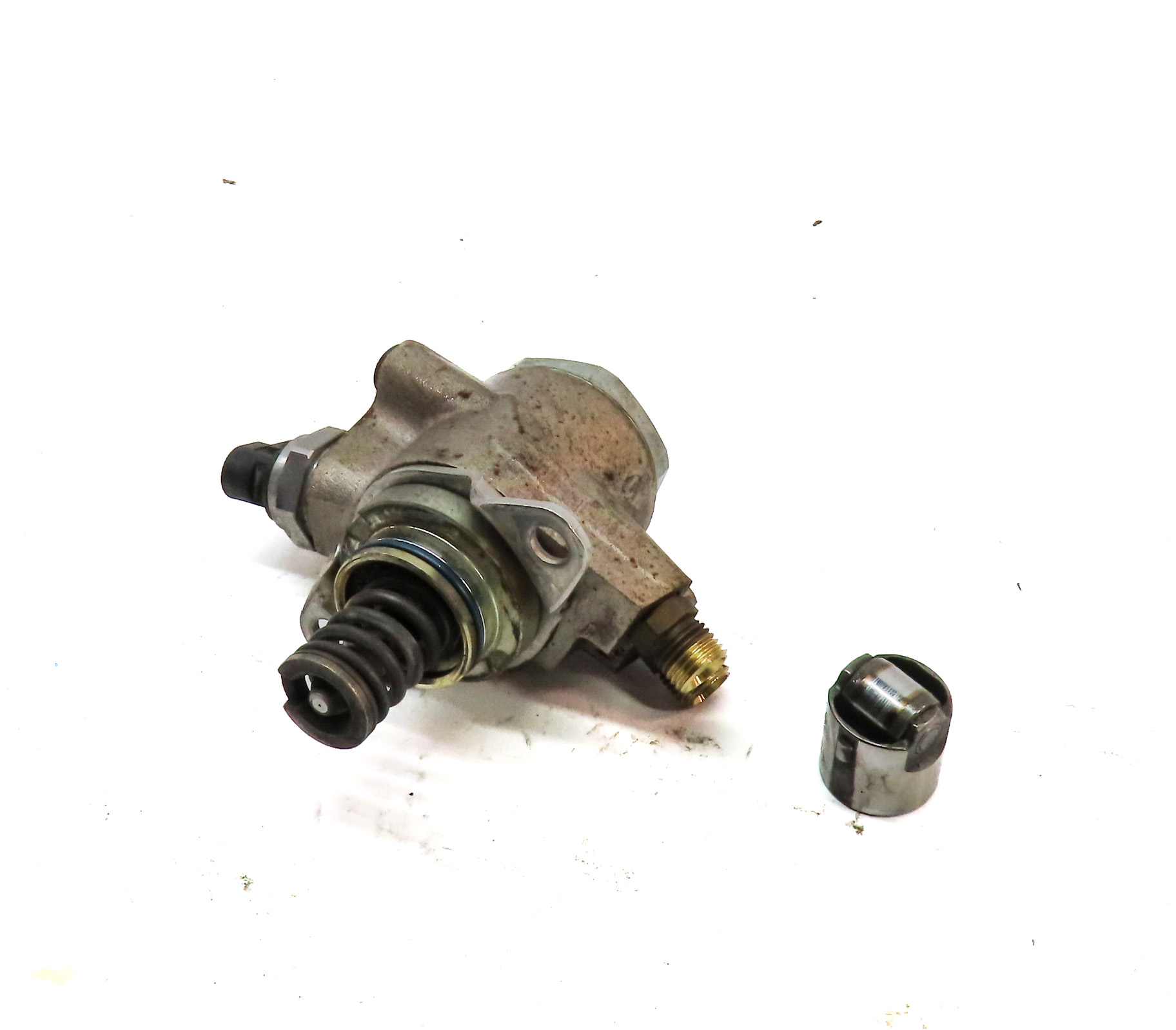 12-17 AUDI A6 A7 A8 Q5 Q7 S4 S5 (B8 8K 8T C7 4L) 3.0L HIGH PRESSURE FUEL PUMP — exact item pictured
